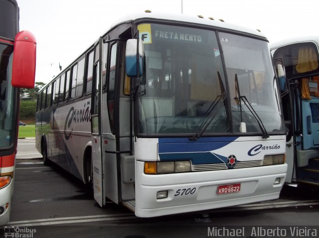 Carrião Transporte e Turismo 5700 na cidade de Barueri, São Paulo, Brasil, por Michael  Alberto Vieira. ID da foto: 2825455.