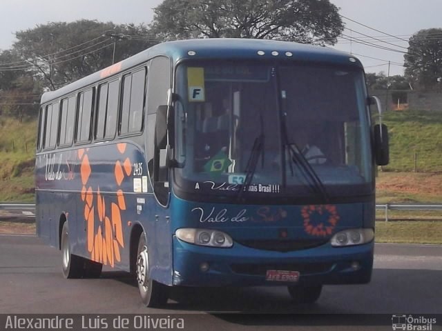 Transportadora Vale do Sol 2435 na cidade de Botucatu, São Paulo, Brasil, por Alexandre  Luis de Oliveira. Número da foto: #2880239.