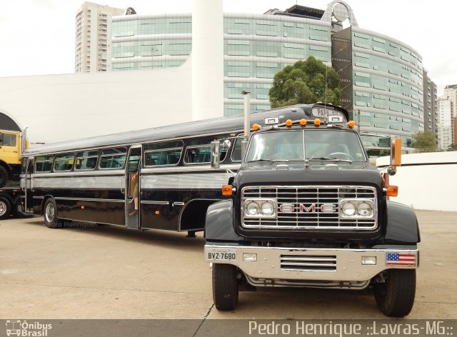 Ônibus Particulares PAPA-FILA na cidade de São Paulo, São Paulo, Brasil, por Pedro Henrique Gumercindo da Silva. Número da foto: #2900540.