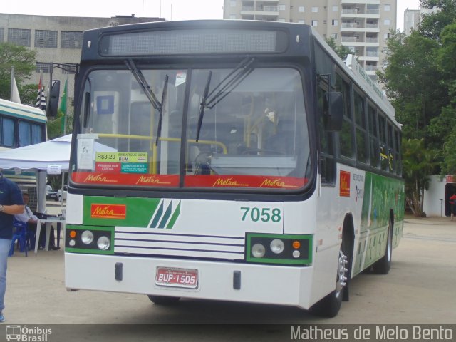 Metra - Sistema Metropolitano de Transporte 7058 na cidade de São Paulo, São Paulo, Brasil, por Matheus de Melo Bento. Número da foto: #2904601.