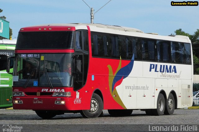 Pluma Conforto e Turismo 4906 na cidade de Balneário Camboriú, Santa Catarina, Brasil, por Leonardo Fidelli. Número da foto: #2909960.
