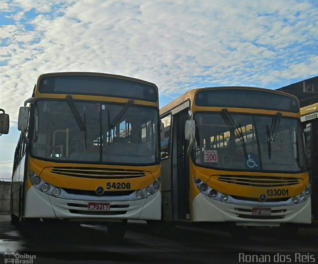 Condor Transportes Urbanos 54208 na cidade de Santa Maria, Distrito Federal, Brasil, por Ronan dos Reis. ID da foto: 2915254.