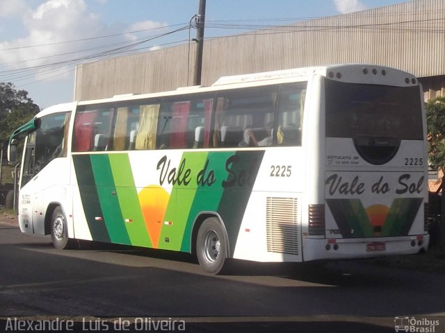 Transportadora Vale do Sol 2225 na cidade de Botucatu, São Paulo, Brasil, por Alexandre  Luis de Oliveira. Número da foto: #2914754.