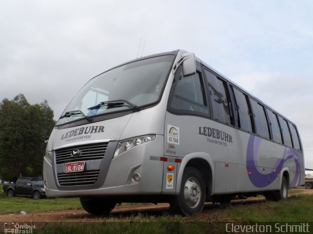 Ledebuhr Transportes 9104 na cidade de Santa Maria, Rio Grande do Sul, Brasil, por Cleverton Schmitt. Número da foto: #2915962.