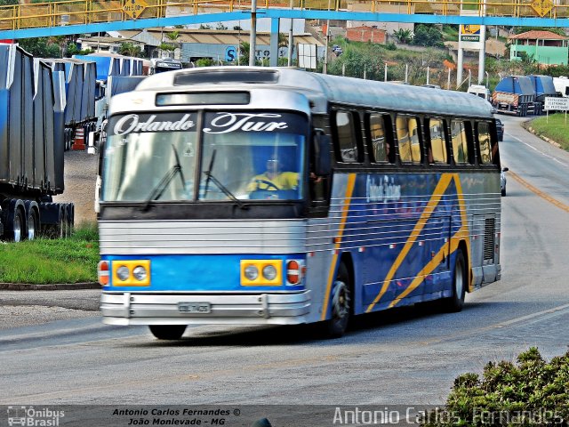 Orlando Turismo 7426 na cidade de João Monlevade, Minas Gerais, Brasil, por Antonio Carlos Fernandes. ID da foto: 2917495.