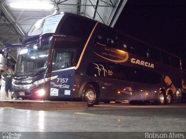 Viação Garcia 7157 na cidade de Paranavaí, Paraná, Brasil, por Robson Alves. ID da foto: 2923420.