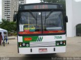 Metra - Sistema Metropolitano de Transporte 7058 na cidade de São Paulo, São Paulo, Brasil, por Matheus de Melo Bento. Número da foto: #2922662.