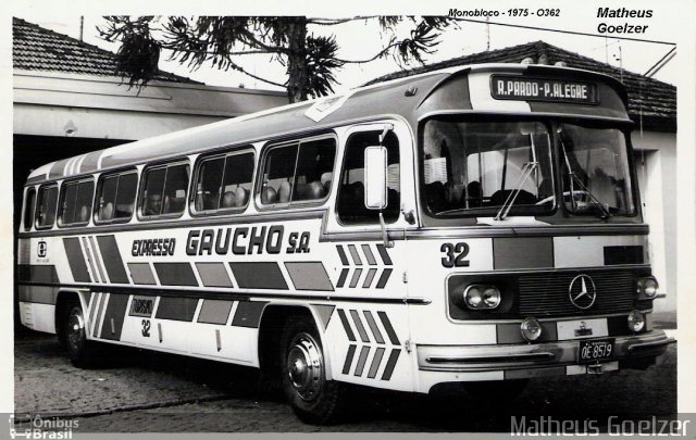 Expresso Gaucho 32 na cidade de Santa Cruz do Sul, Rio Grande do Sul, Brasil, por Matheus Goelzer. Número da foto: #2882327.
