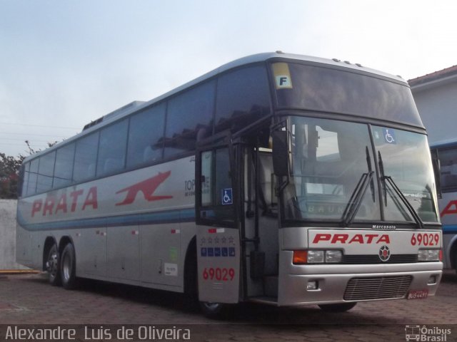 Expresso de Prata 69029 na cidade de Botucatu, São Paulo, Brasil, por Alexandre  Luis de Oliveira. Número da foto: #2881638.