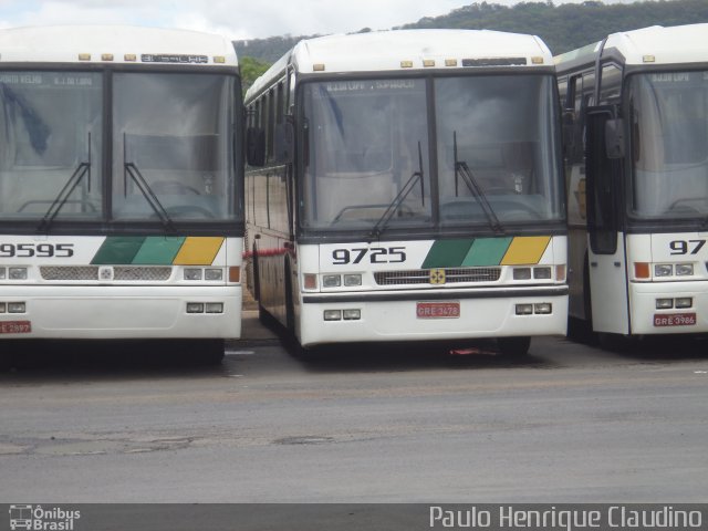 Empresa Gontijo de Transportes 9725 na cidade de Montes Claros, Minas Gerais, Brasil, por Paulo Henrique Claudino. ID da foto: 2925540.