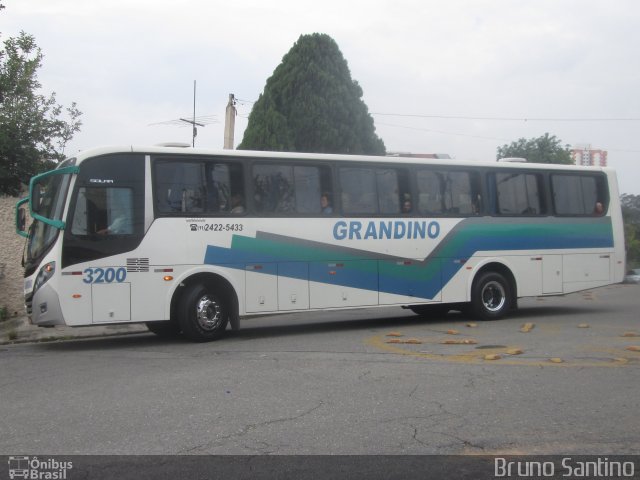 Grandino Transportes 3200 na cidade de Taboão da Serra, São Paulo, Brasil, por Bruno Santino. Número da foto: #2928874.