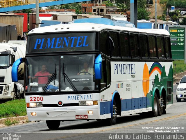 Pimentel Turismo 2200 na cidade de João Monlevade, Minas Gerais, Brasil, por Antonio Carlos Fernandes. Número da foto: #2939199.