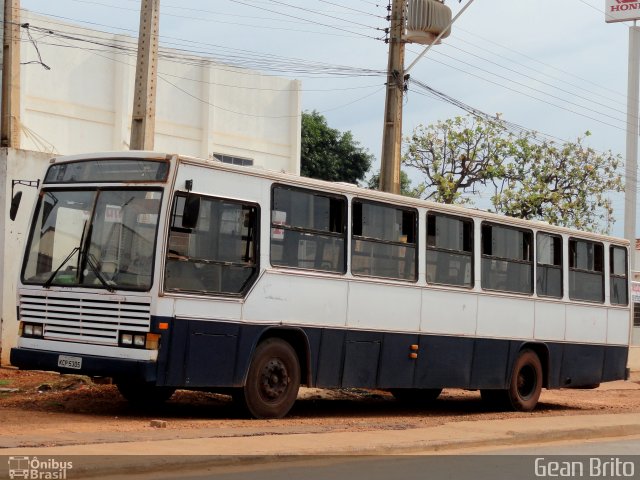 Ônibus Particulares 5305 na cidade de Estreito, Maranhão, Brasil, por Gean Brito. Número da foto: #2941946.