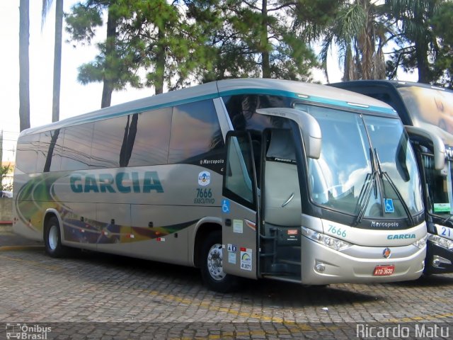 Viação Garcia 7666 na cidade de Curitiba, Paraná, Brasil, por Ricardo Matu. ID da foto: 2943485.