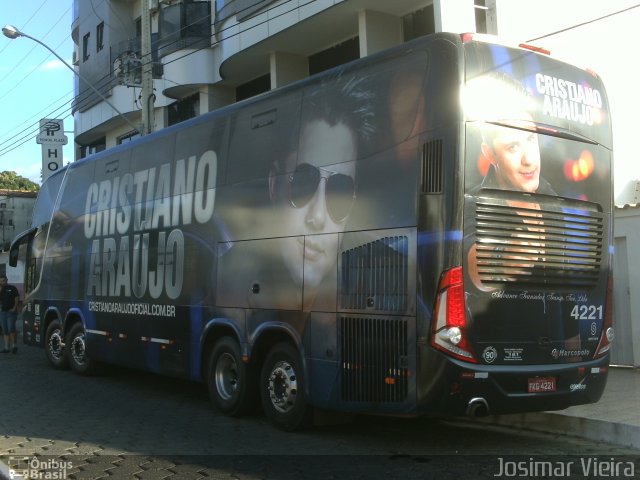Cristiano Araújo 4221 na cidade de Curvelo, Minas Gerais, Brasil, por Josimar Vieira. Número da foto: #2885994.
