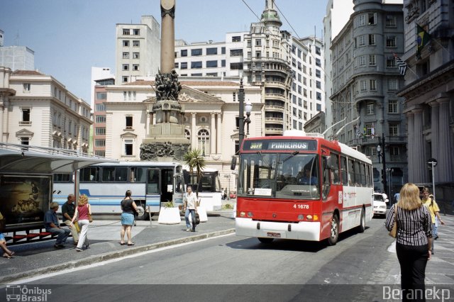 SPBus Transportes Coletivos 4 1678 na cidade de São Paulo, São Paulo, Brasil, por Caio  Takeda. Número da foto: #2947269.