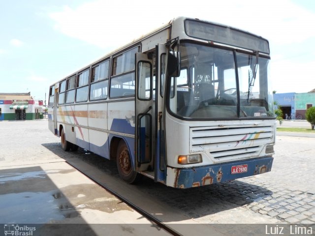Ônibus Particulares 7590 na cidade de Cristinápolis, Sergipe, Brasil, por Luiz  Lima. Número da foto: #2947822.