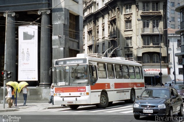 SPBus Transportes Coletivos 4 1684 na cidade de São Paulo, São Paulo, Brasil, por Caio  Takeda. Número da foto: #2947270.