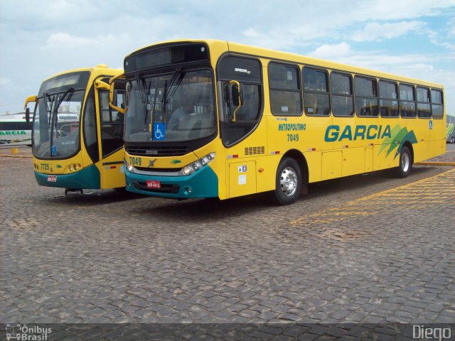 Viação Garcia 7049 na cidade de Londrina, Paraná, Brasil, por Diego Lopes. ID da foto: 2948642.