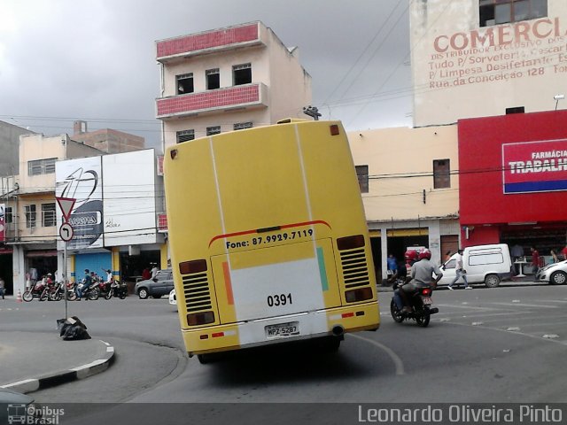 Ônibus Particulares 5287 na cidade de Caruaru, Pernambuco, Brasil, por Leon Oliver. ID da foto: 2889279.