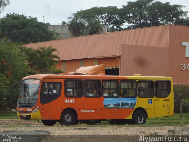 Expresso Luziense > Territorial Com. Part. e Empreendimentos 30314 na cidade de Belo Horizonte, Minas Gerais, Brasil, por Alysson Ferreira. Número da foto: #2891624.