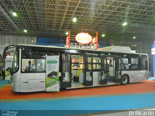 BYD - Build Your Dreams DEMONSTRAçãO BYD na cidade de Rio de Janeiro, Rio de Janeiro, Brasil, por Zé Ricardo Reis. Número da foto: #2893400.
