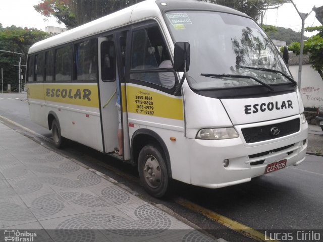 Escolares 209 na cidade de Guarujá, São Paulo, Brasil, por Lucas Cirilo. ID da foto: 2895967.