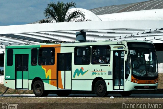Empresa Circular de Marília 5171 na cidade de Marília, São Paulo, Brasil, por Francisco Ivano. Número da foto: #2897333.