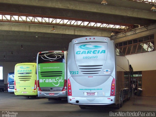Viação Garcia 7352 na cidade de Apucarana, Paraná, Brasil, por Josino Vieira. Número da foto: #2950514.