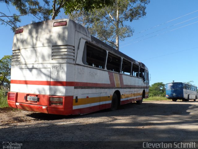 Sucata e Desmanches 8664 na cidade de Santa Maria, Rio Grande do Sul, Brasil, por Cleverton Schmitt. ID da foto: 2978519.