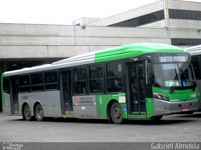 Viação Gato Preto 1 2429 na cidade de São Paulo, São Paulo, Brasil, por Gabriel Almeida. Número da foto: #2980444.