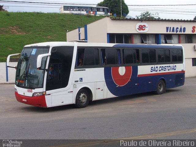 Viação São Cristóvão 1850 na cidade de Divinópolis, Minas Gerais, Brasil, por Paulo de Oliveira Ribeiro. Número da foto: #2982748.