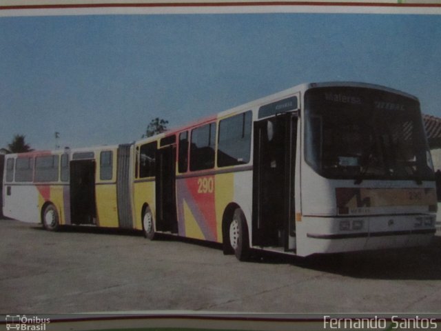 Ciferal 290 na cidade de Duque de Caxias, Rio de Janeiro, Brasil, por Fernando Santos. Número da foto: #2984301.