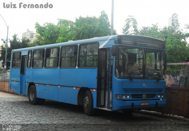 Ônibus Particulares 8209 na cidade de Belo Horizonte, Minas Gerais, Brasil, por Luiz Fernando. ID da foto: 2988577.