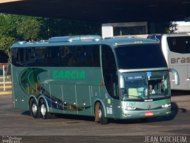 Viação Garcia 7767 na cidade de Foz do Iguaçu, Paraná, Brasil, por Carlos Kircheim. Número da foto: #2992183.
