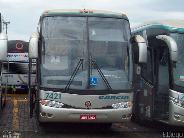 Viação Garcia 7421 na cidade de Londrina, Paraná, Brasil, por Diego Lopes. Número da foto: #2994897.