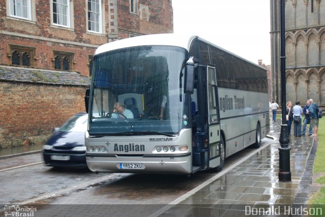 Anglian Travel  na cidade de Ely, Cambridgeshire, Inglaterra, por Donald Hudson. ID da foto: 2996811.