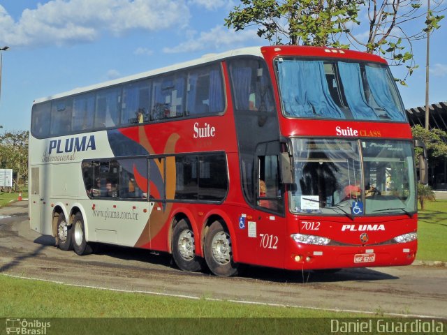 Pluma Conforto e Turismo 7012 na cidade de Florianópolis, Santa Catarina, Brasil, por Daniel Guardiola. Número da foto: #3005089.