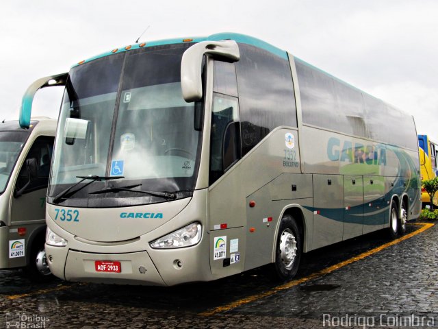 Viação Garcia 7352 na cidade de Londrina, Paraná, Brasil, por Rodrigo Coimbra. Número da foto: #3006564.