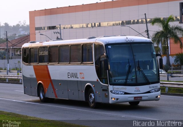 Evanil Transportes e Turismo RJ 132.105 na cidade de Resende, Rio de Janeiro, Brasil, por Ricardo Silva Monteiro. ID da foto: 2956058.