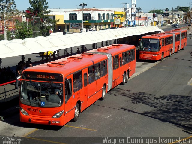 Auto Viação Redentor HR037 na cidade de Curitiba, Paraná, Brasil, por Wagner Domingos Ivanesken. ID da foto: 2955747.