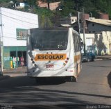 Escolares CZX 2126 na cidade de Santa Maria de Itabira, Minas Gerais, Brasil, por Bruno Rabelo. Número da foto: #:id.