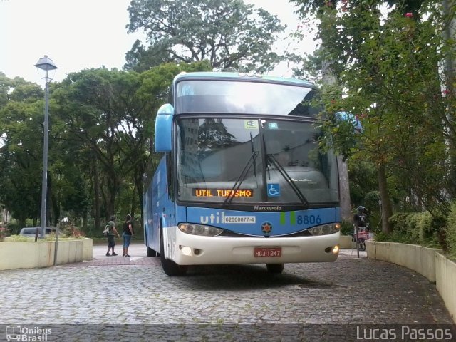 UTIL - União Transporte Interestadual de Luxo 8806 na cidade de Petrópolis, Rio de Janeiro, Brasil, por Lucas Passos. ID da foto: 2961937.