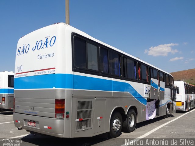 São João Turismo 7100 na cidade de Aparecida, São Paulo, Brasil, por Marco Antonio da Silva. Número da foto: #2967345.