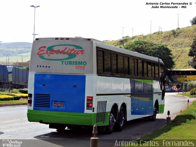 Mealy Turismo 9805 na cidade de João Monlevade, Minas Gerais, Brasil, por Antonio Carlos Fernandes. ID da foto: 2340656.