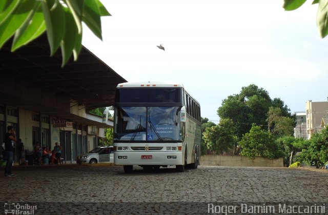 Lopestur - Lopes Turismo e Transportes 930 na cidade de Realeza, Paraná, Brasil, por Roger Damim Maccarini. ID da foto: 2361524.