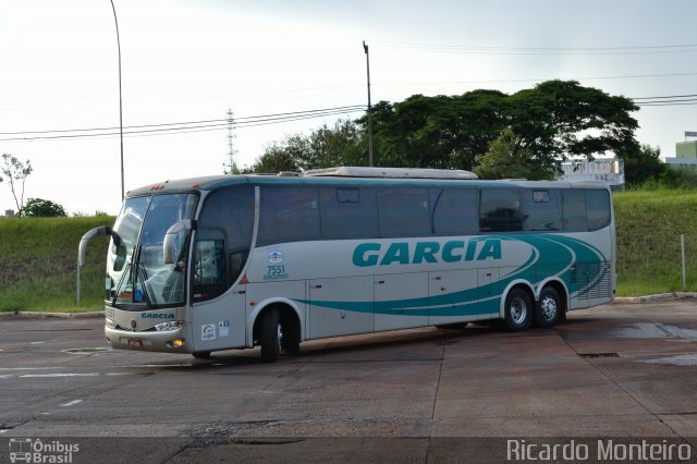 Viação Garcia 7551 na cidade de Foz do Iguaçu, Paraná, Brasil, por Ricardo Silva Monteiro. Número da foto: #2364154.
