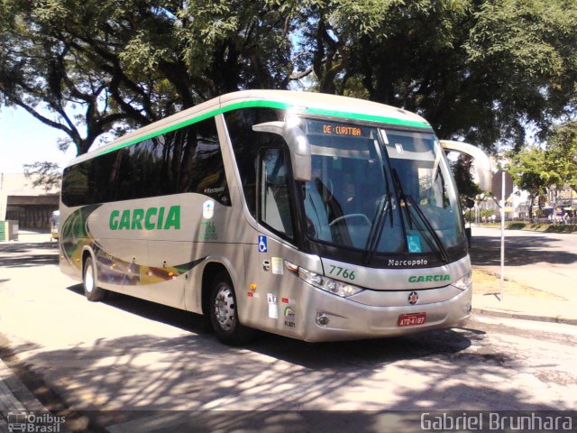 Viação Garcia 7766 na cidade de Curitiba, Paraná, Brasil, por Gabriel Brunhara. Número da foto: #2364798.