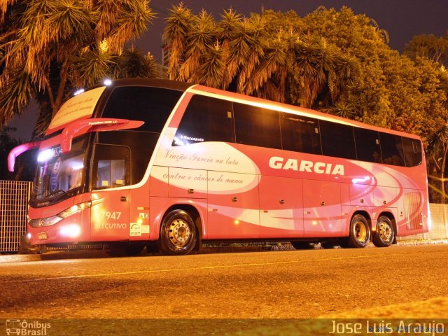 Viação Garcia 7947 na cidade de Curitiba, Paraná, Brasil, por Jose Luis Araujo. ID da foto: 2364794.