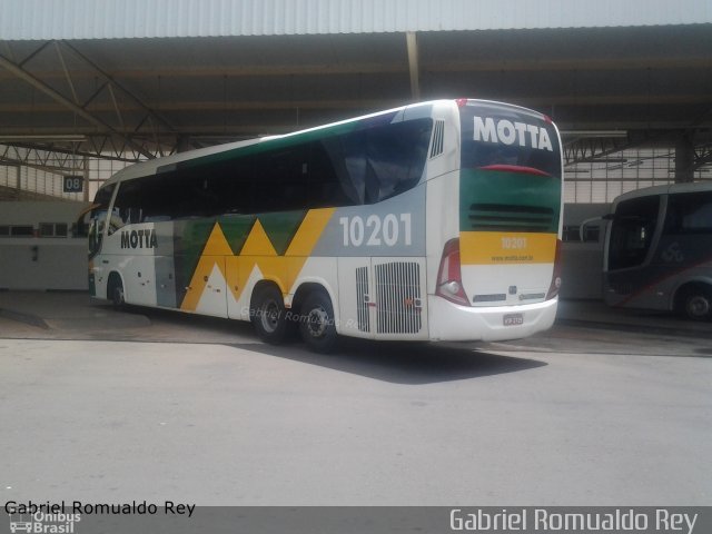 Viação Motta 10201 na cidade de Passos, Minas Gerais, Brasil, por Gabriel Romualdo Rey . Número da foto: #2366520.